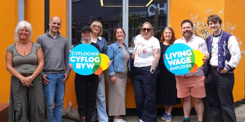 UrbanFoundry1_LivingWage_Employer_Bilingual UrbanFoundry1_LivingWage_Employer_Bilingual